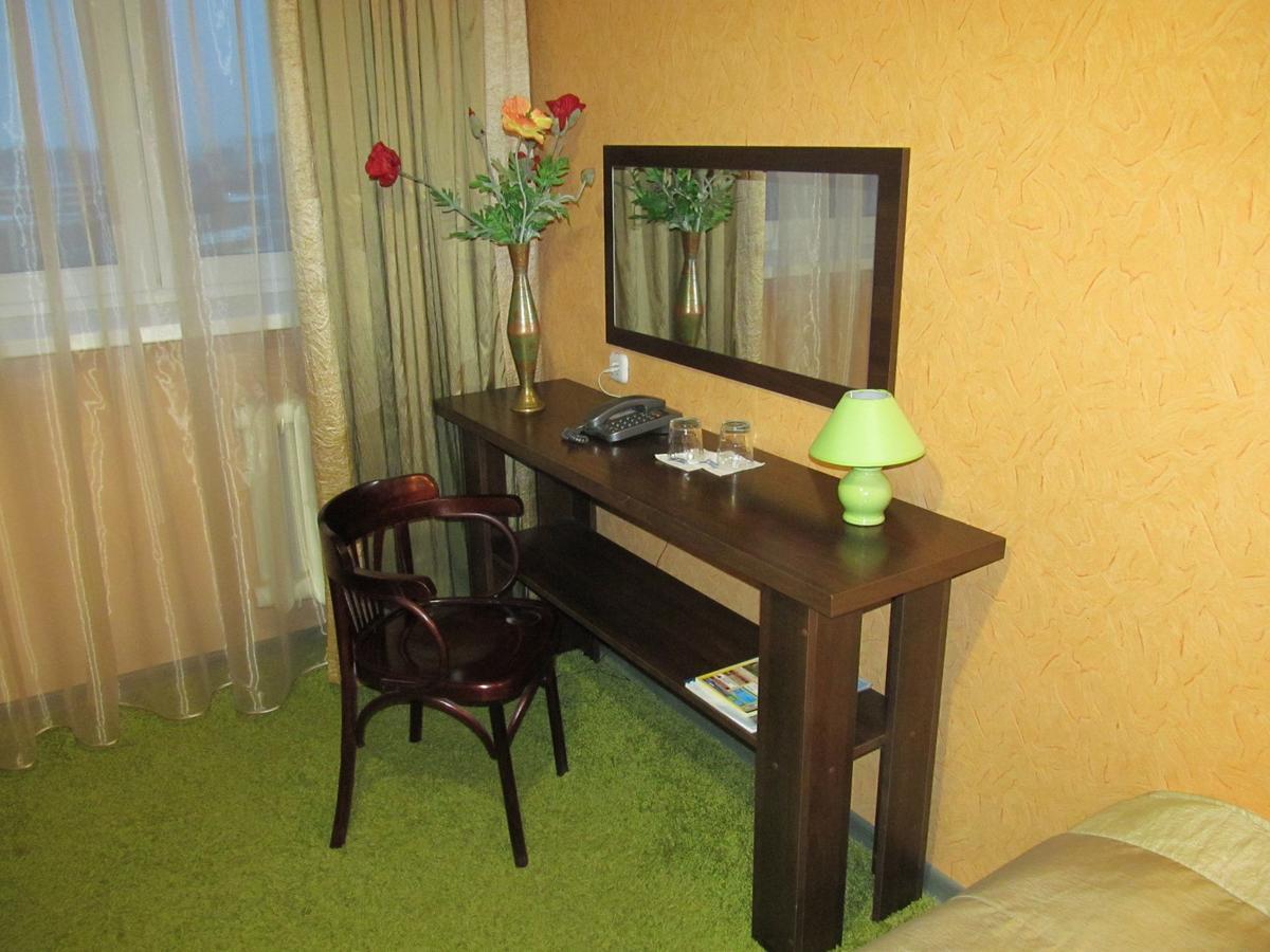 Hotel Vetraz วีเต็บส์ ภายนอก รูปภาพ