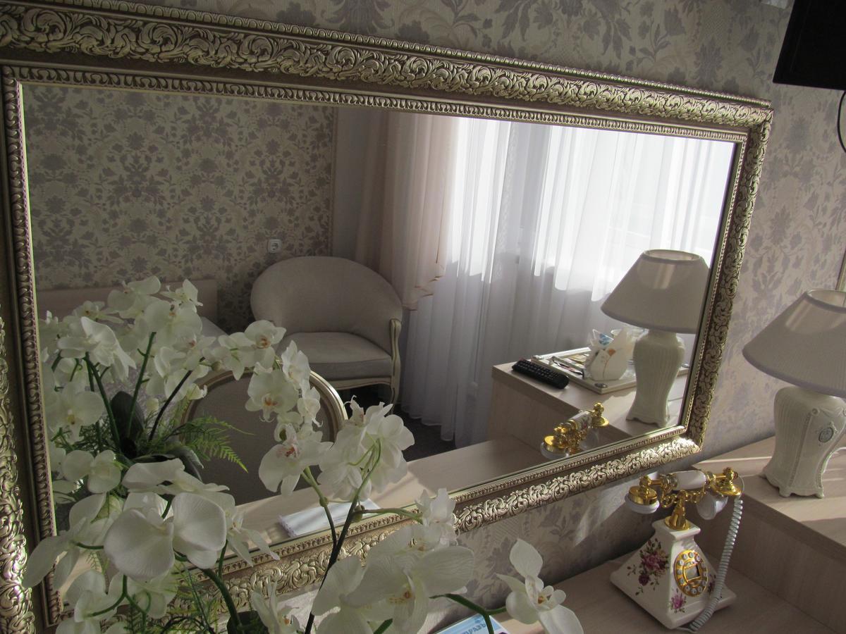 Hotel Vetraz วีเต็บส์ ภายนอก รูปภาพ